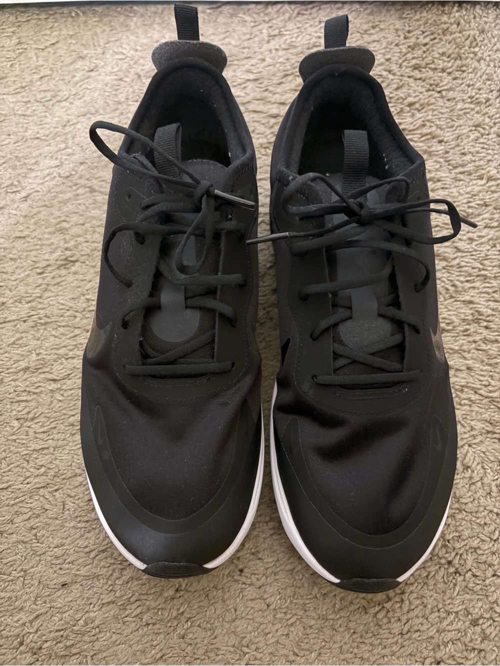 Nike Women's Airmax Dia Sneakers